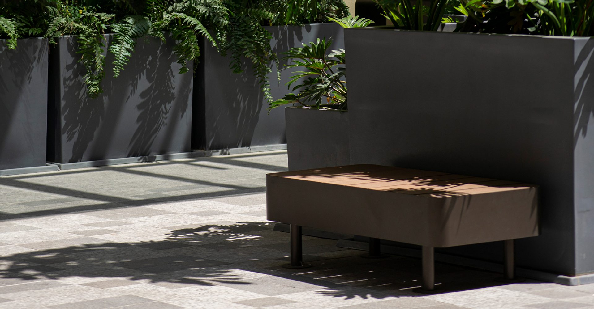 paramento_mobiliario-urbano_banner_producto_asiento_sociale-lunga_03